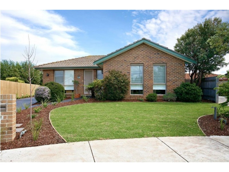 1/5 Windeatt Close, Mill Park VIC 3082