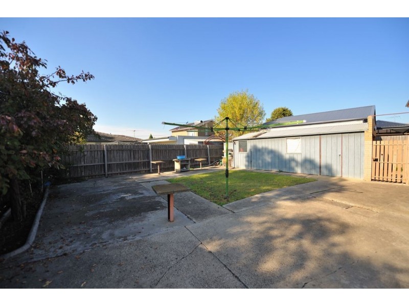 2 Moira Avenue, Reservoir VIC 3073