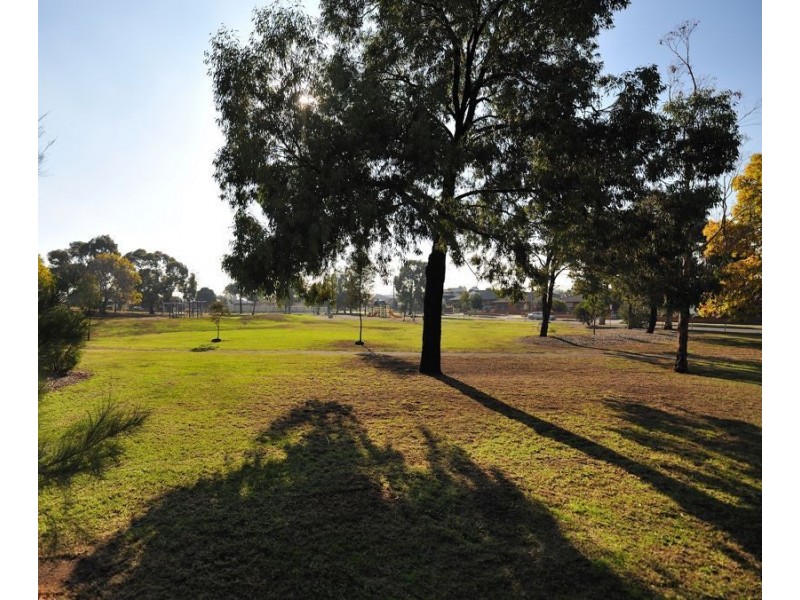 2 Moira Avenue, Reservoir VIC 3073