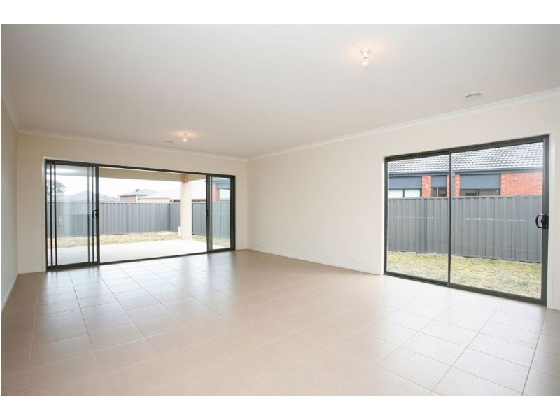 5 Pluto Grove, Mernda VIC 3754