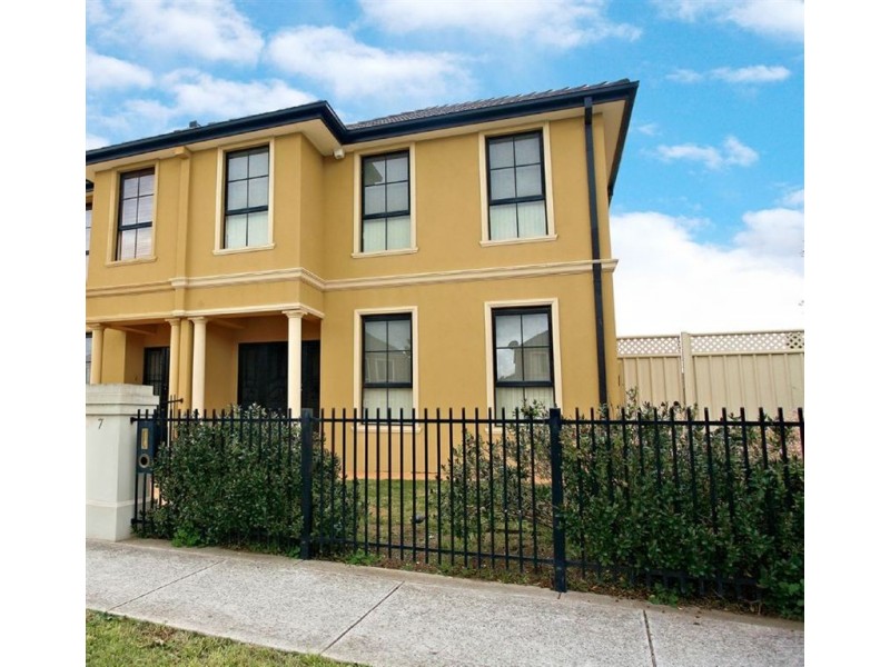 7 Trinity Way, South Morang VIC 3752