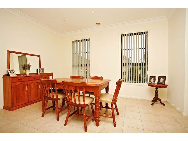 7 Trinity Way, South Morang VIC 3752