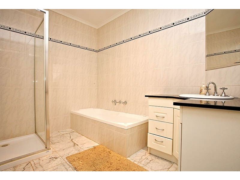 7 Trinity Way, South Morang VIC 3752