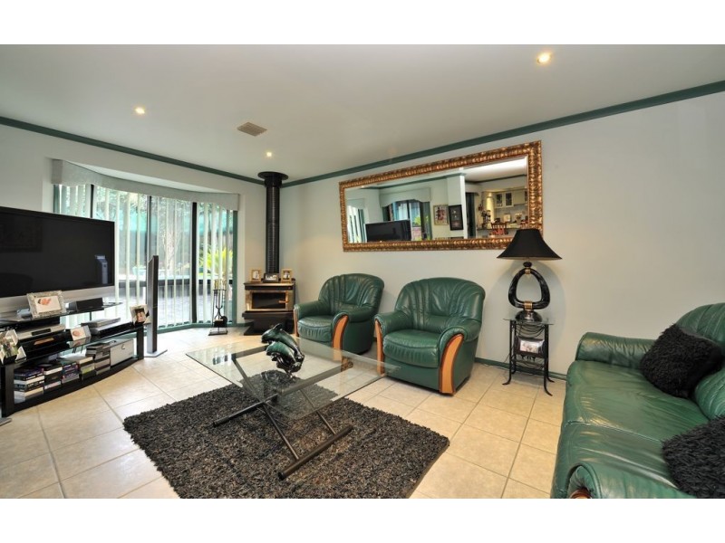 4 Mew Court, Mill Park VIC 3082