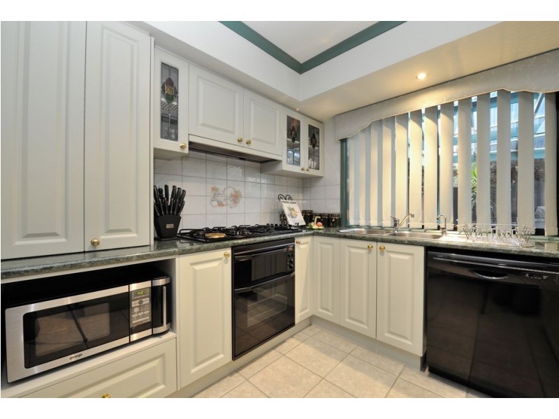 4 Mew Court, Mill Park VIC 3082