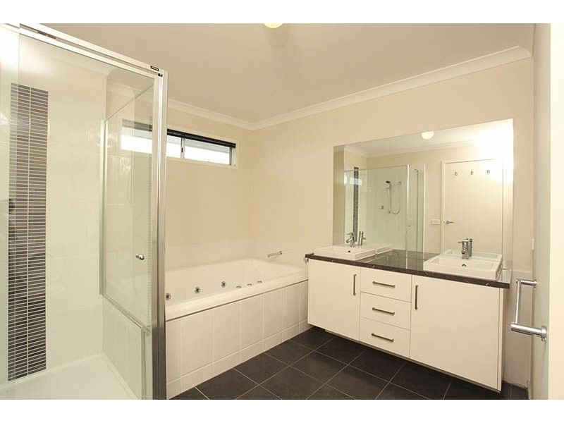 36 Serle Street, Doreen VIC 3754