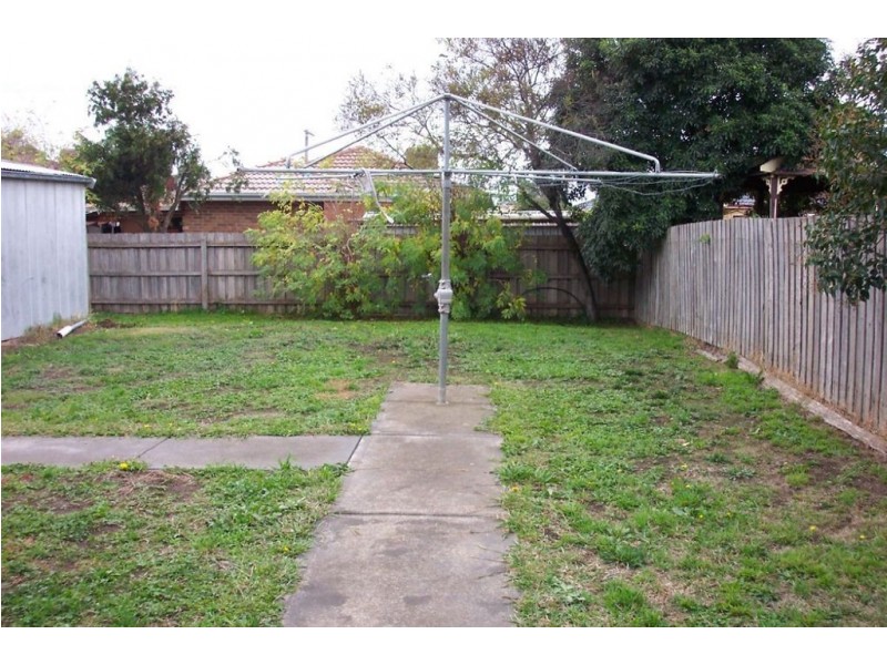 37 Meadow Glen Drive, Epping VIC 3076