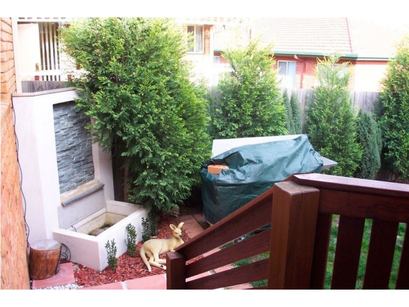 2/64 Longwood Drive, Epping VIC 3076