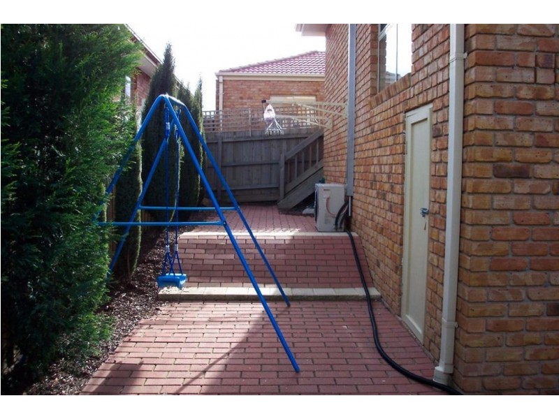 2/64 Longwood Drive, Epping VIC 3076