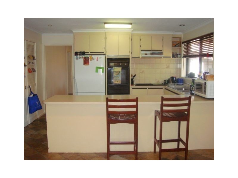 44 Thompson Circuit, Mill Park VIC 3082