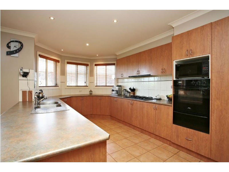 10 Cotham Court, South Morang VIC 3752