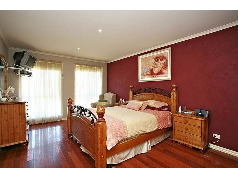 10 Cotham Court, South Morang VIC 3752