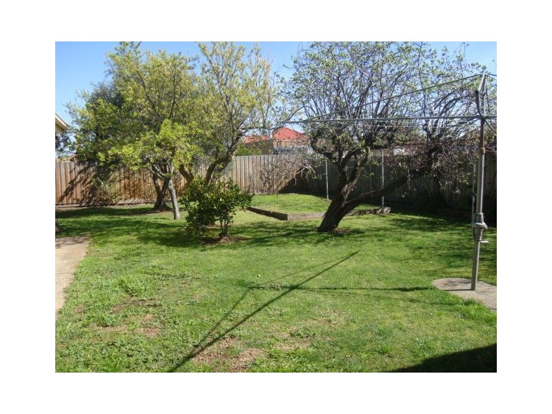 11 Wilgah Street, Thomastown VIC 3074