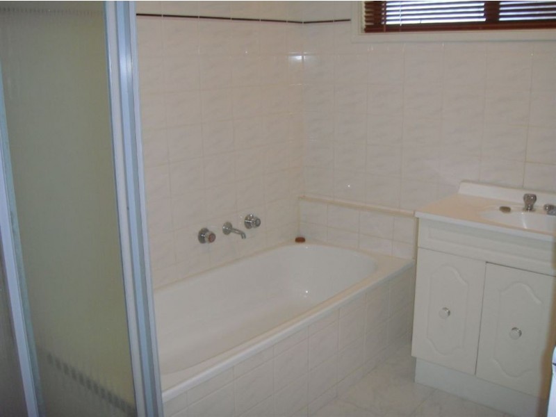 4/37-39 Cuthbert Drive, Mill Park VIC 3082