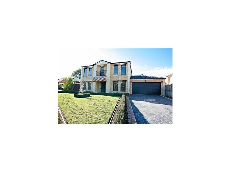 8 Delacombe Drive, Mill Park VIC 3082