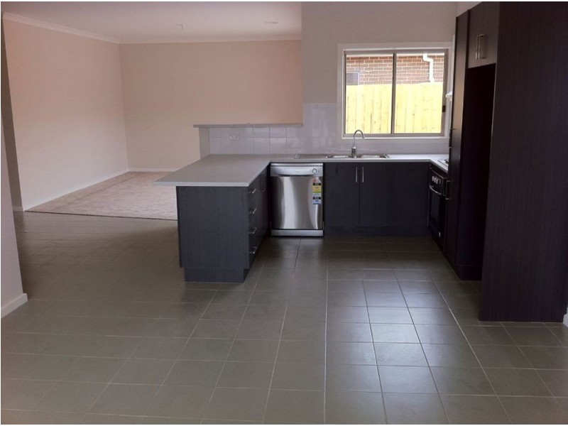 18 Ovens Circuit, Whittlesea VIC 3757