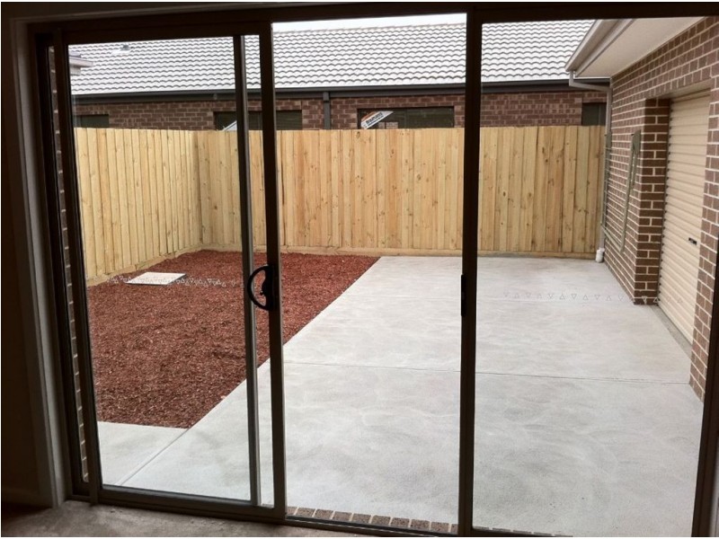 18 Ovens Circuit, Whittlesea VIC 3757