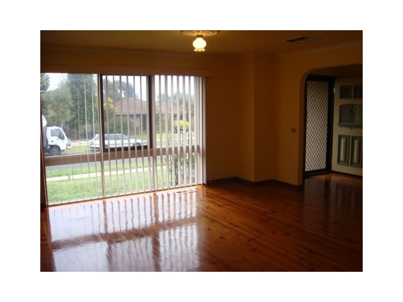 80 Buckmaster Drive, Mill Park VIC 3082