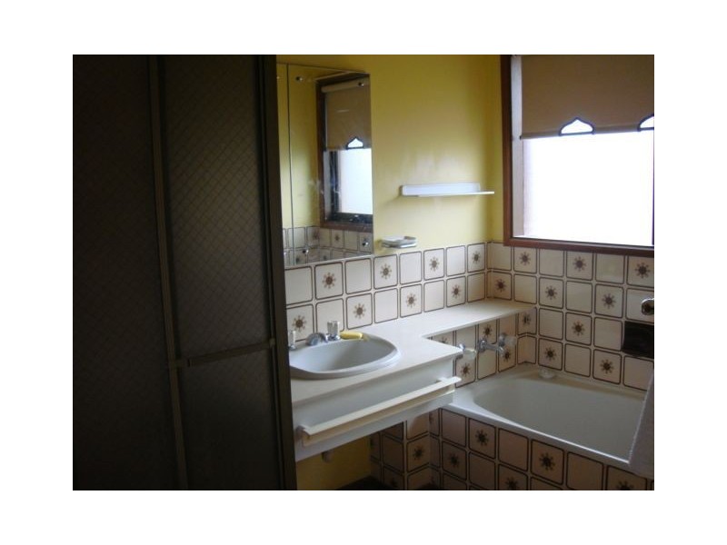 80 Buckmaster Drive, Mill Park VIC 3082