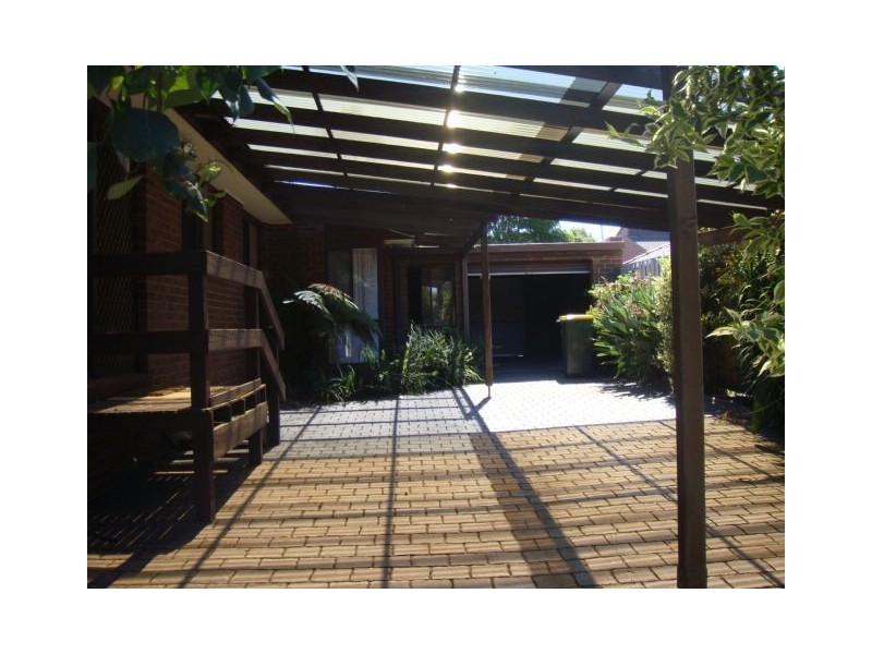 44 Thompson Circuit, Mill Park VIC 3082