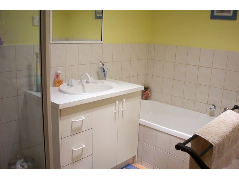 1/28 Hawkes Drive, Mill Park VIC 3082