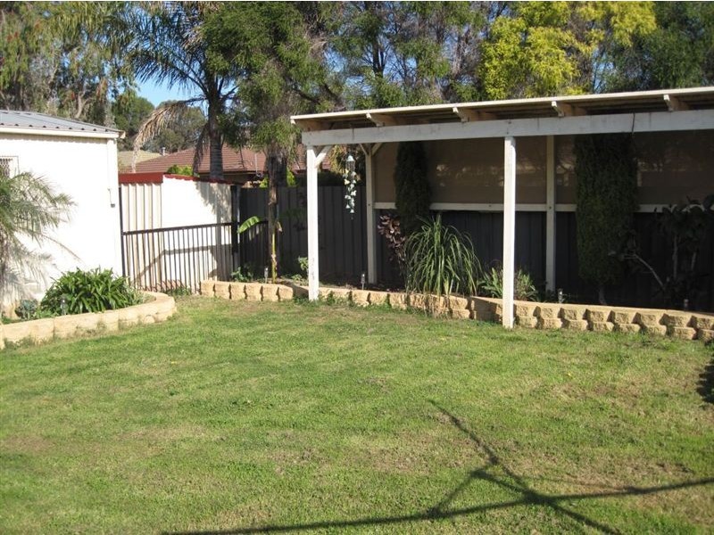 23 lyndon road, Paralowie SA 5108