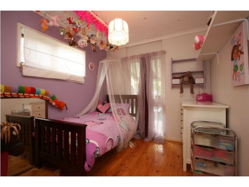 3 Roycroft Ave, Gulfview Heights SA 5096