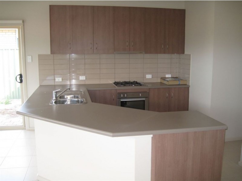 1 Grove Avenue, Elizabeth Park SA 5113