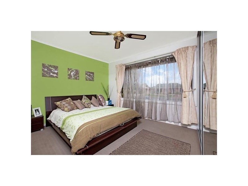 8 Acacia Crescent, Salisbury East SA 5109