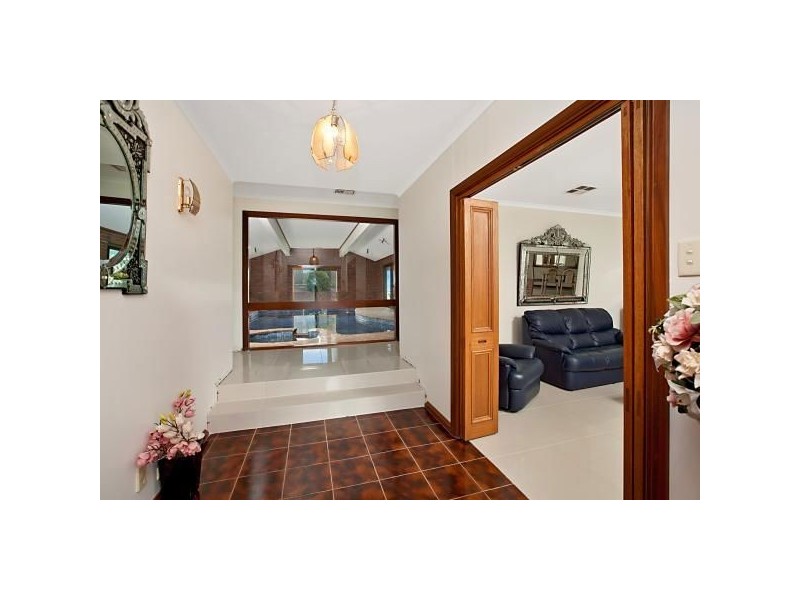 36 Kara Crescent, Gulfview Heights SA 5096