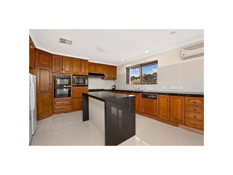 36 Kara Crescent, Gulfview Heights SA 5096