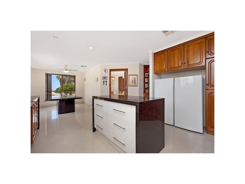 36 Kara Crescent, Gulfview Heights SA 5096