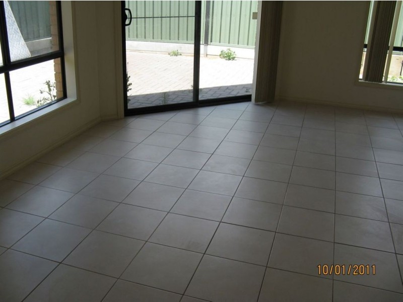 2 Oxford court, Elizabeth Park SA 5113