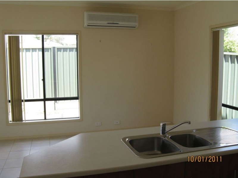 2 Oxford court, Elizabeth Park SA 5113