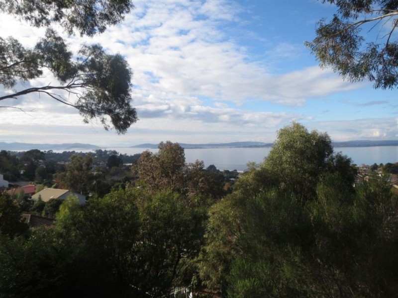 4 Dominion Court, Blackmans Bay TAS 7052