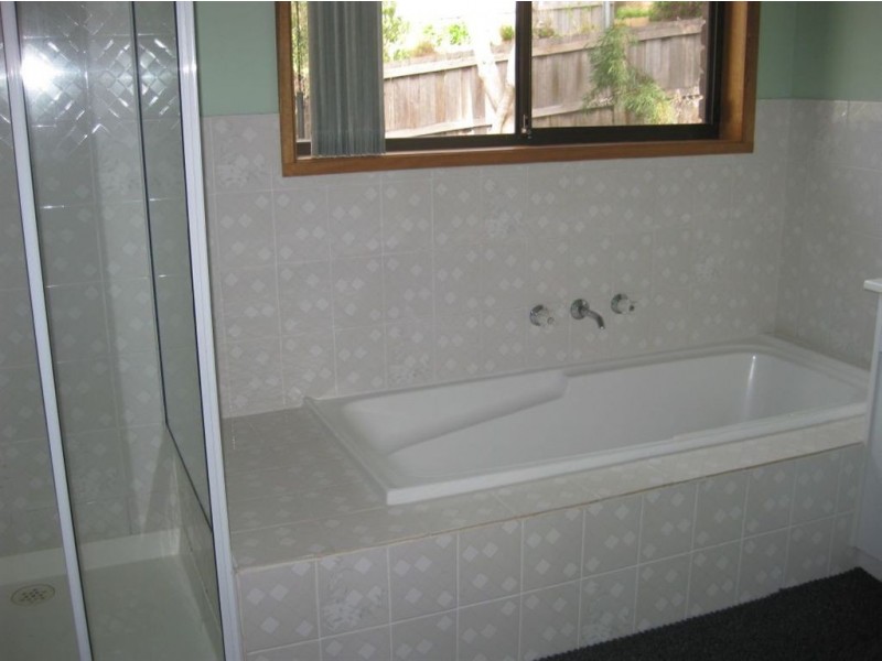 4 Dominion Court, Blackmans Bay TAS 7052