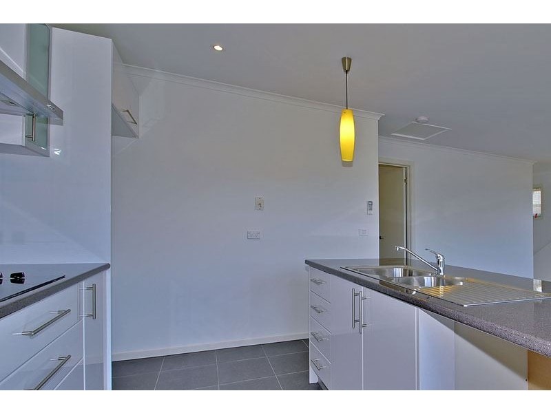 2/69 Auburn road, Kingston TAS 7050