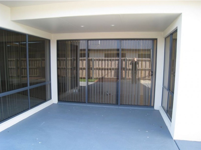 18 Queens Parade, Kingston TAS 7050