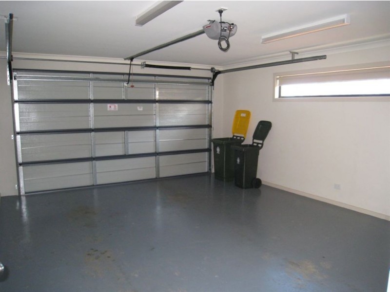 18 Queens Parade, Kingston TAS 7050