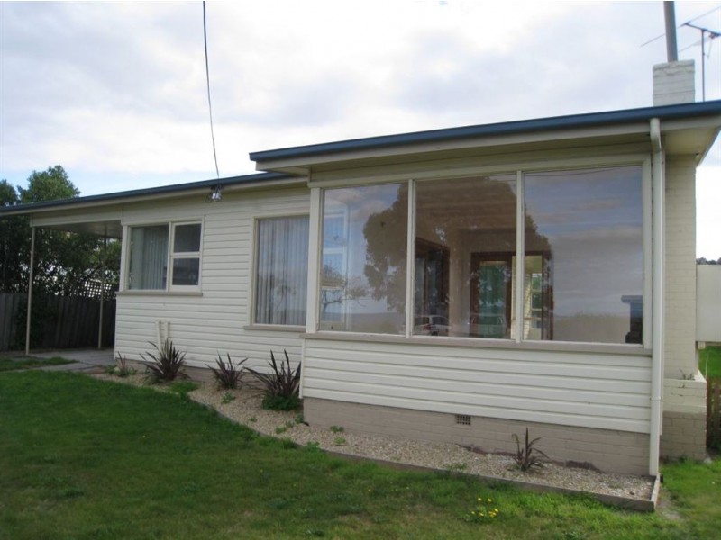 32 Ocean Esplanade, Blackmans Bay TAS 7052
