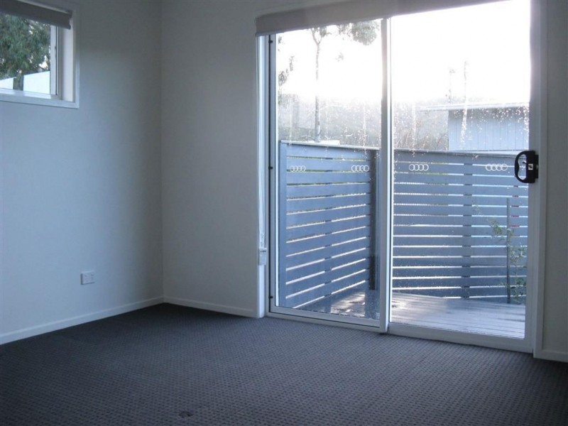 2/3 Beach Road, Snug TAS 7054