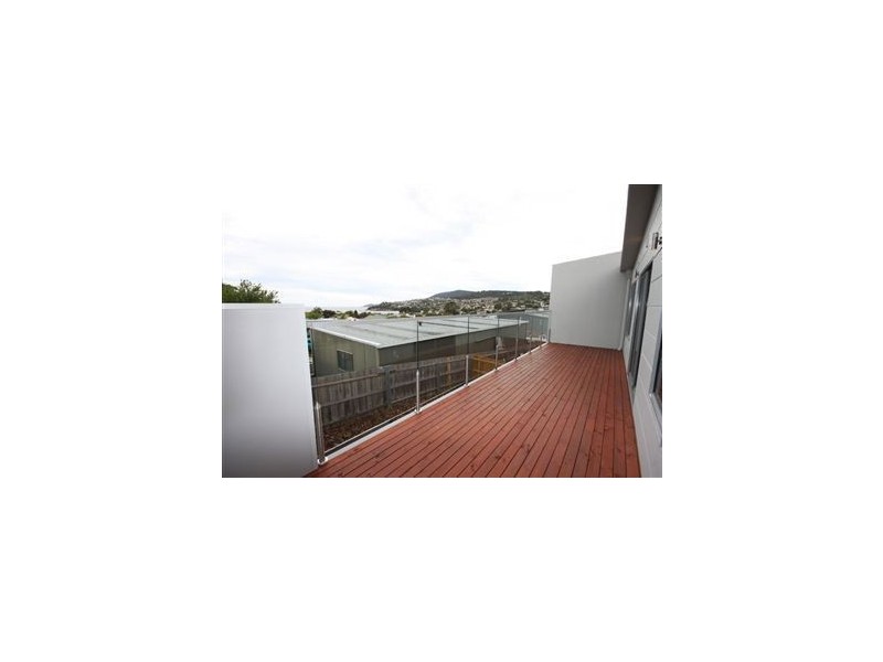 4/3 Wells Parade, Blackmans Bay TAS 7052