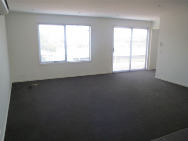 4/3 Wells Parade, Blackmans Bay TAS 7052