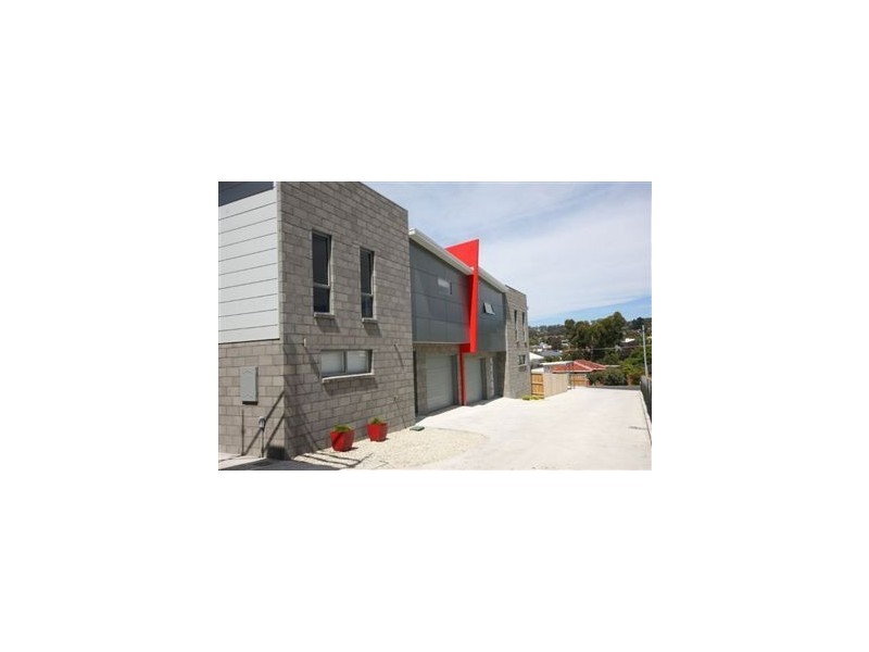 4/3 Wells Parade, Blackmans Bay TAS 7052