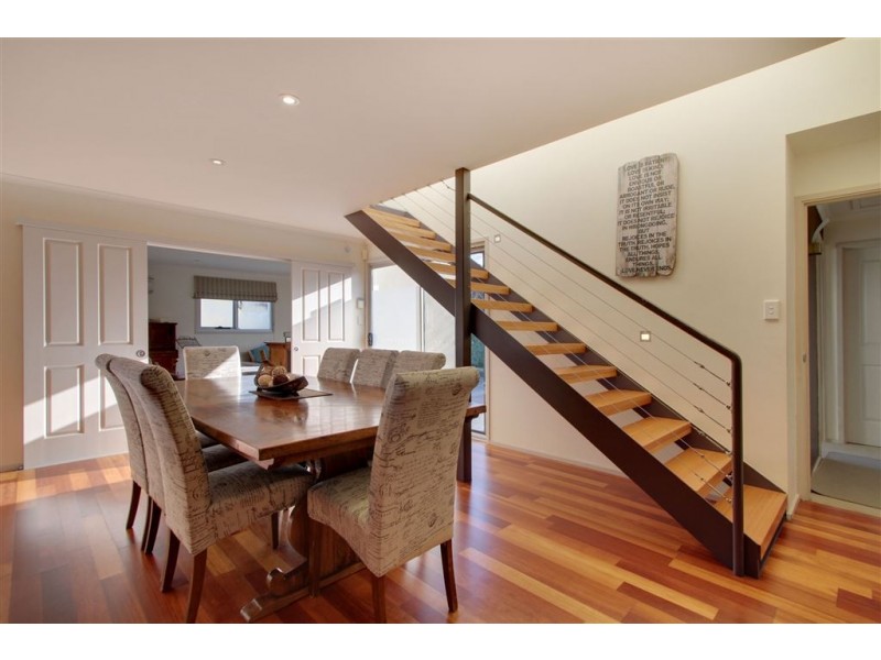 15 Bay Court, Blackmans Bay TAS 7052