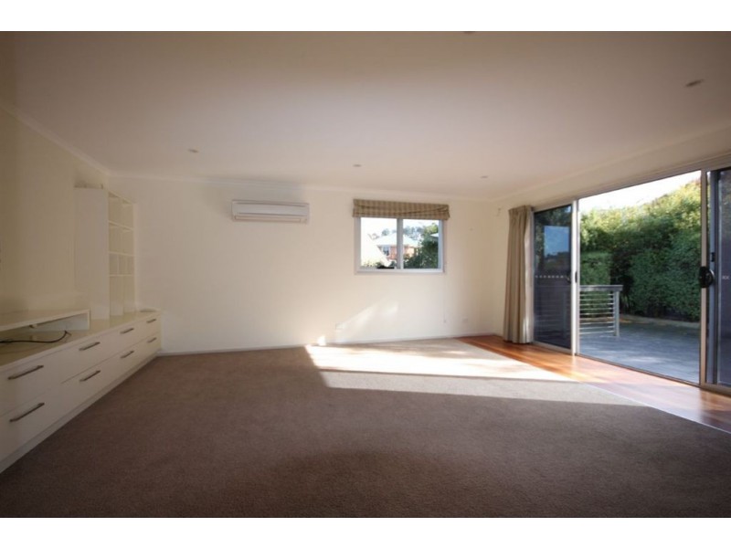 15 Bay Court, Blackmans Bay TAS 7052