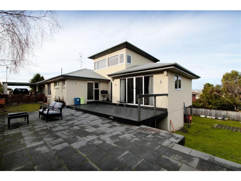 15 Bay Court, Blackmans Bay TAS 7052