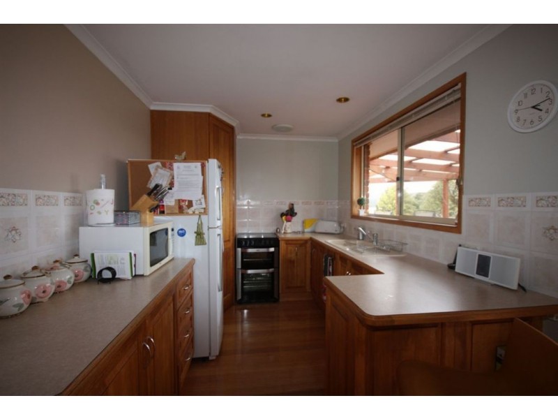 7 Welcome Avenue, Kingston TAS 7050