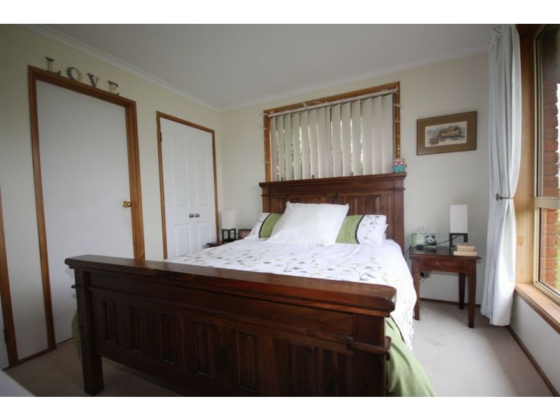 7 Welcome Avenue, Kingston TAS 7050