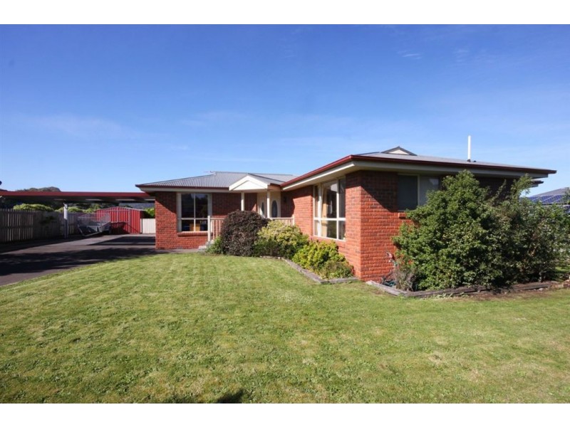 7 Welcome Avenue, Kingston TAS 7050